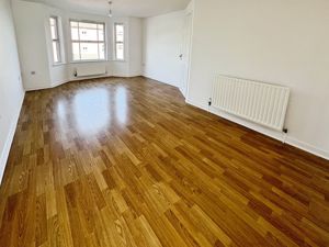 Lounge- click for photo gallery